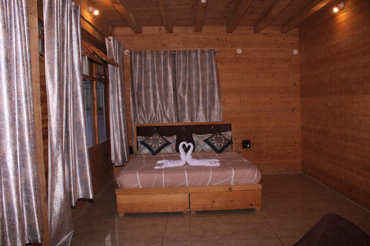 Hotel Mannat Sach Pass Tisa Exterior photo